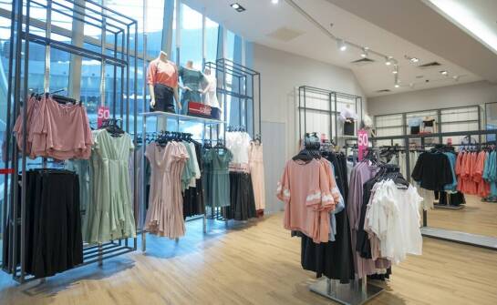 Odkryj wyjątkowość kolekcji rêverie w eleganckiej damskiej odzieży