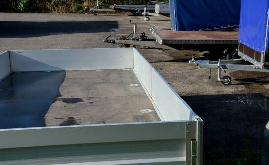 Poradnik: jak wybrać odpowiednią wielkość skrzynki do swojej przyczepy?