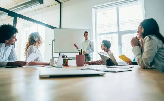 Wynajem szkoleniowej sali w Gdańsku – korzyści dla firm i organizatorów