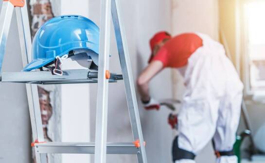 Jak dopasować wysokość dwustronnej drabiny do specyficznych potrzeb?