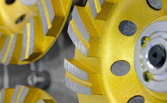 Jakie są najnowsze technologie w systemach mocowania skrawających płytek?