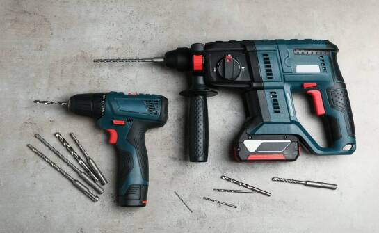 Akumulatorowa młotowiertarka Makita i jej wpływ na oszczędność czasu