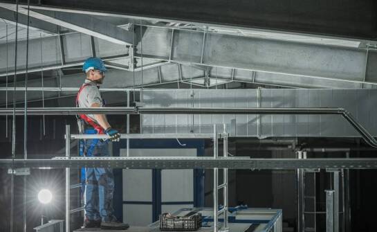 Jak montaż rewizyjnych klap wpływa na efektywność czyszczenia wentylacji?