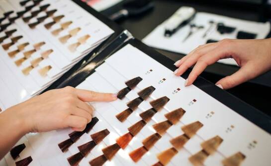 Naturalne farby do włosów a trwałość koloru – jak to działa?