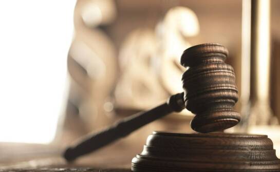 Jakie są skutki prawne naruszenia warunków zwolnienia warunkowego z odbywania kary?