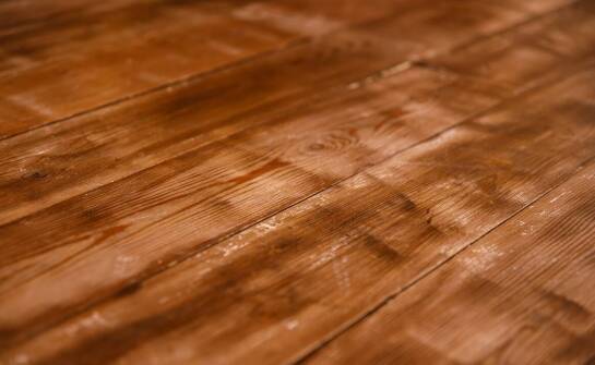 Dlaczego warto inwestować w ciśnieniowo impregnowaną sklejkę?