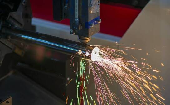 Precyzja laserowego osiowania w modernizacji jachtów