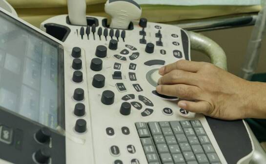 Jak wygląda kompleksowy techniczny przegląd ultrasonografu?