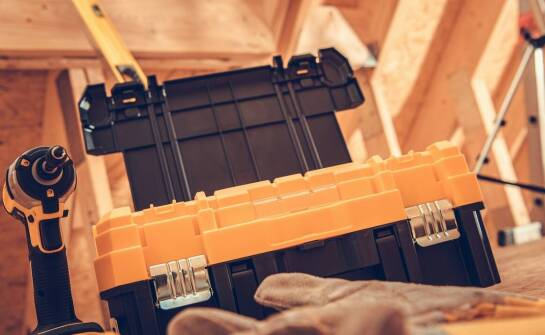 Jakie akcesoria współpracujące z wkrętarką 24V mogą zwiększyć jej funkcjonalność?