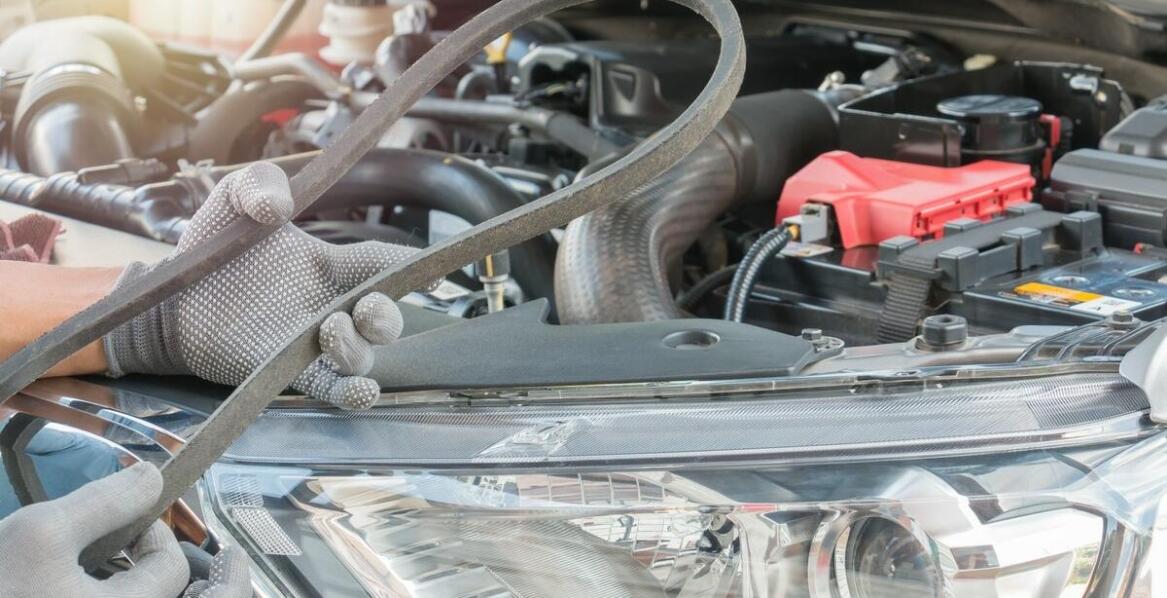 Awaryjne naprawy na miejscu – jak działa usługa holowania?