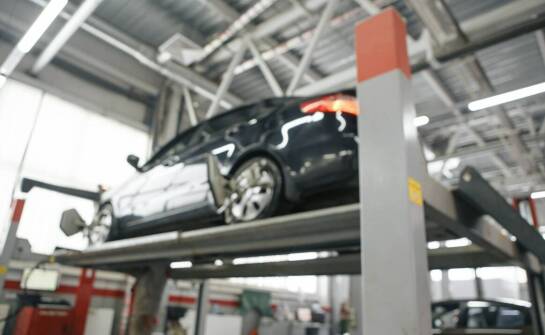 Jakie techniczne parametry są kluczowe przy wyborze samochodowego podnośnika?