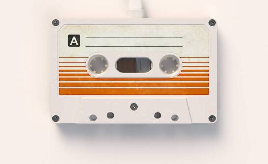 Odkryj nowe wydawnictwa na magnetofonowych kasetach z gatunku proto-metal.