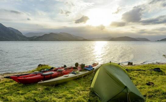 Strój na kajaki a ochrona środowiska – jakie ekologiczne są materiały?