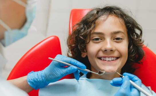 Jakie są najczęstsze błędy popełniane przez rodziców w pielęgnacji zębów u dzieci?