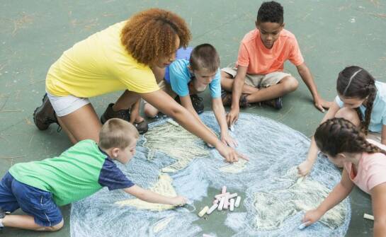Jakie aspekty bezpieczeństwa są ważne przy wyborze językowego obozu dla dziecka?