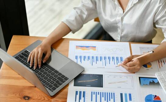 Jak Piotr Zimmerman pomaga przedsiębiorstwom w restrukturyzacji zadłużenia?