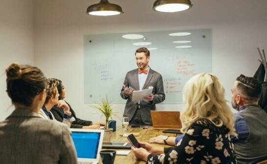 Jakie doradcze usługi są kluczowe dla przedsiębiorców?