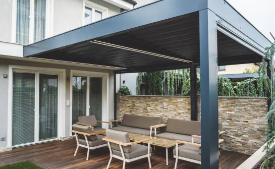 Zastosowanie aluminium w nowoczesnych pergolach – jakie korzyści przynosi?