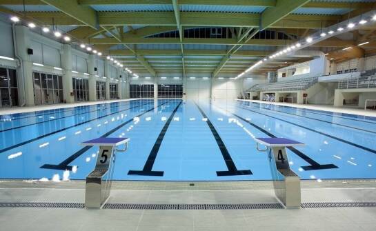 Porównanie operacyjnych kosztów różnych typów central basenowych