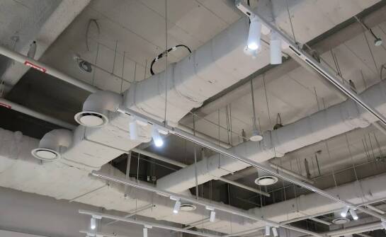 Jakie są kluczowe czynniki wpływające na wybór kanałów wentylacyjnych tekstylnych?