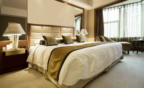 Jak właściwie dbać o nakładkę na materac 180x200, aby zachowała swoje właściwości?