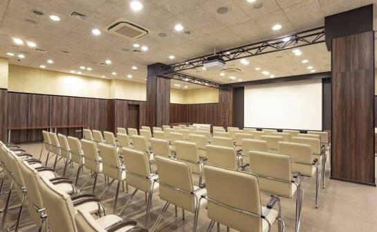 Jakie są kluczowe czynniki wyboru centrum konferencyjnego dla różnych wydarzeń?