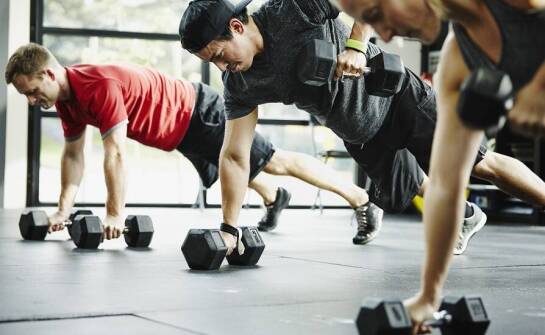 Intensywność treningów a efekty odchudzania na obozach