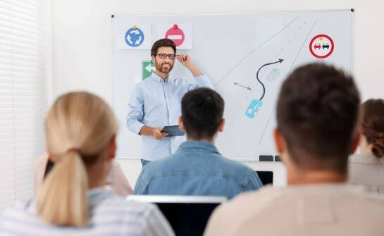 Jakie wsparcie oferujemy podczas okresowych szkoleń dla zawodowych kierowców?