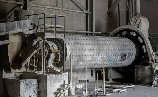 Technologia produkcji żeliwno-betonowych włazów