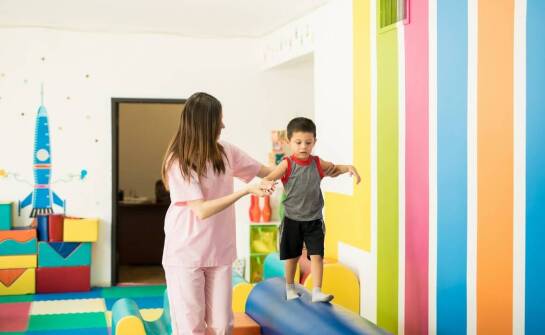 Kompleksowe podejście do terapii SI: jak różne metody się uzupełniają?