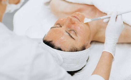 Skuteczne metody nawilżania skóry w estetycznej medycynie