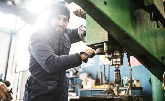Używana wiertarka kolumnowa jako ekonomiczne rozwiązanie dla firm