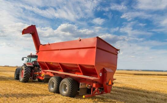 Wpływ rolniczych przyczep na efektywność transportu w gospodarstwie