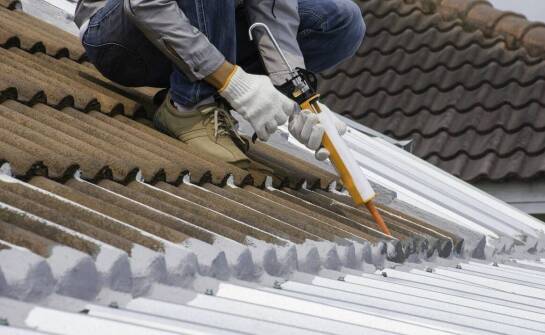 Techniki uszczelniania dachowych konstrukcji – co warto wiedzieć?