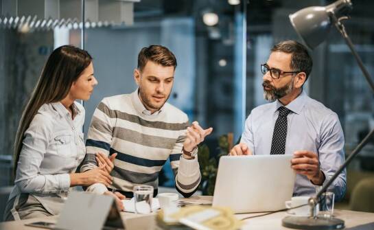 Jak wybrać odpowiednią agencję do sprzedaży nieruchomości?