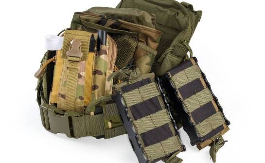 Taktyczny sprzęt w trudnych warunkach terenowych – jak go wykorzystać?