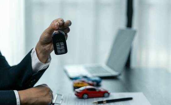 Przewodnik po finansowaniu zakupu samochodu z USA