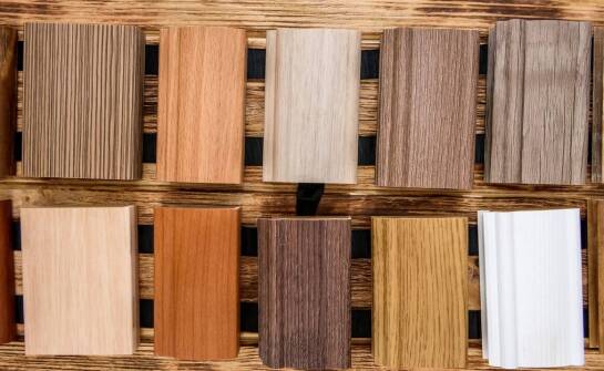 Jakie akcesoria do klinkieru wspomagają montaż ogrodzeniowych daszków?