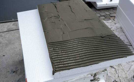 Czy podłogowy styropian 5 cm nadaje się do renowacji starych budynków?