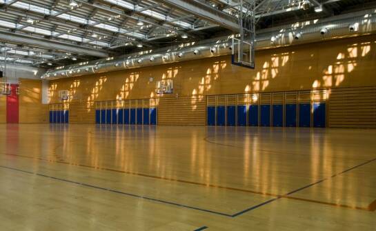 Wybór odpowiedniej sportowej trybuny dla specyficznych potrzeb sportowego obiektu