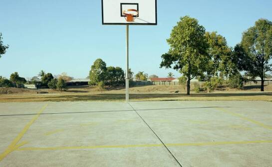 Wyposażenie do koszykówki: jak dobierać elementy, aby stworzyć idealne boisko?