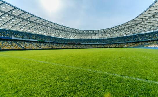 Wyposażenie piłkarskiego boiska – co powinno się na nim znaleźć?