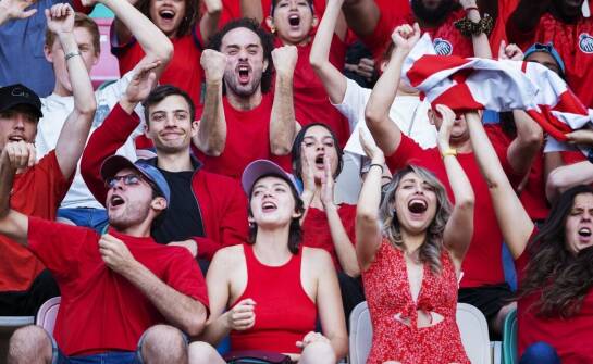 Zalety nowoczesnych sportowych systemów trybun