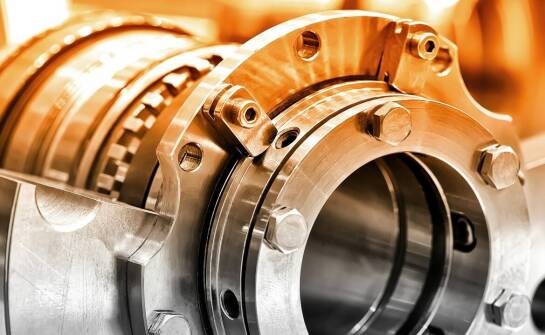 Jak żaroodporna stal wspiera efektywność w przemyśle ciężkim?