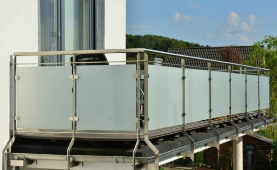 Balkonik do chodzenia – najczęstsze pytania klientów dotyczące wynajmu