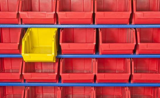 Jak wybrać odpowiednie magazynowe akcesoria do efektywnego zarządzania płynami?