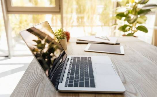 Nowoczesny komputerowy sprzęt dla freelancerów – jaki laptop wybrać?