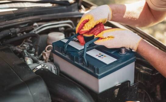 Dlaczego wymiana akumulatora z dojazdem jest idealnym rozwiązaniem dla zapracowanych?