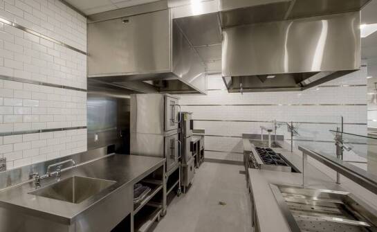 Zalety systemów wentylacyjnych energooszczędnych w gastronomii