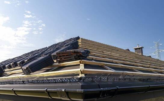 Montaż dachów jako element strategii zarządzania nieruchomościami